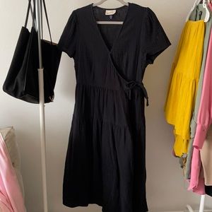 Black midi crinkle dress